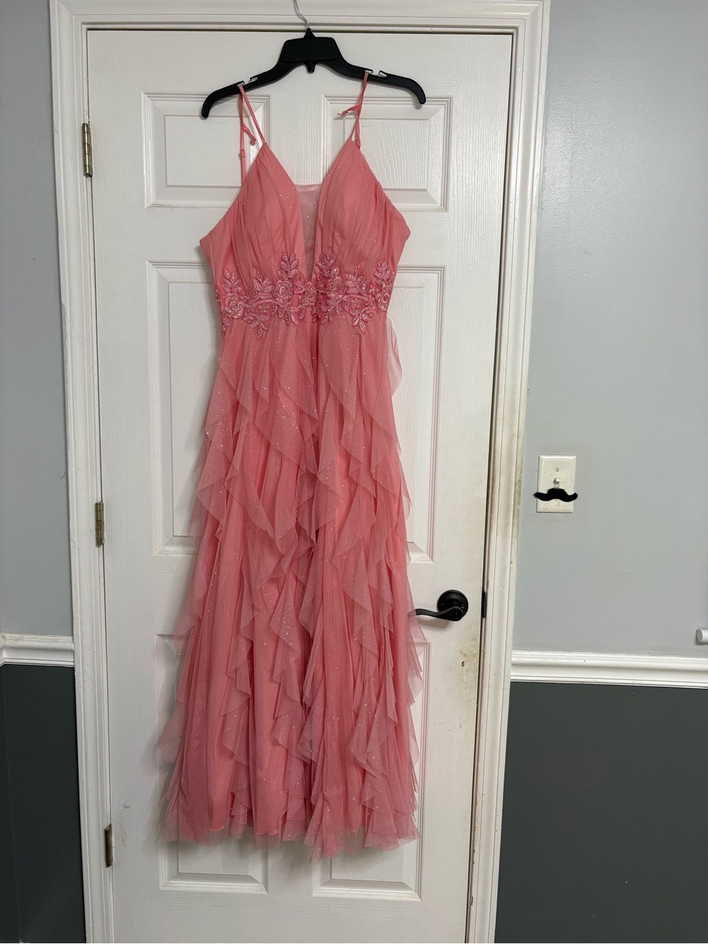 Elegant Pink Ruffled Prom Dress with Floral Waist